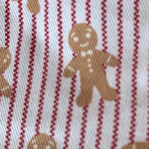 Gingerbread Man Oven Mitts by Kitchen Aid. - Picture 2 of 2